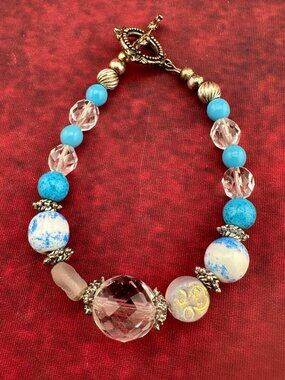 BEADED BRACELET WITH A TOGGLE CLASP TURQUISE, CLEAR FACETED CRYSTAL, BLUE BEADS
